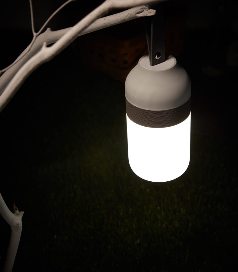 POUT EARS2 Enceinte Bluetooth Extérieur Portable avec lanterne LED, sans fil, design élégant, étanche, Conception "Grab & GO", Gris 