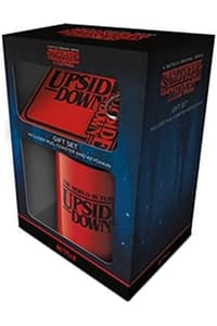Pyramid International Stranger Things - The World is Turning Upside Down Geschenkset Mok, Onderzetter en Sleutelhanger  stranger, things Keychain Mugs, Cups & Glasses