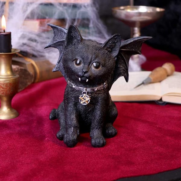 Nemesis Now - Vampuss - Figurine de chat chauve-souris noir 16cm